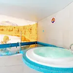 Izerka Z Basenem I Sauna - Stone Hill * 斯克拉斯卡波伦巴