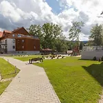 Izerka Z Basenem I Sauna - Stone Hill * 斯克拉斯卡波伦巴